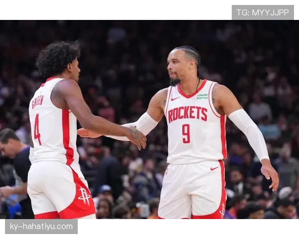 保罗利用挡拆创造投篮空间，提升队内组织效率明显